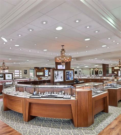 ‭MARTIN BINDER JEWELER‬ .